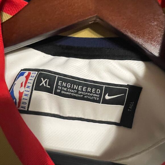 NWT Nike White/Navy New Orleans Pelicans City Edition Short Sleeve Snap Jacket - Picture 5 of 5